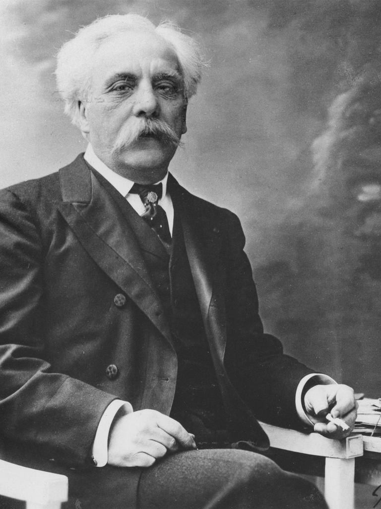 Porträt des Komponisten Gabriel Fauré in schwarz-weiß.