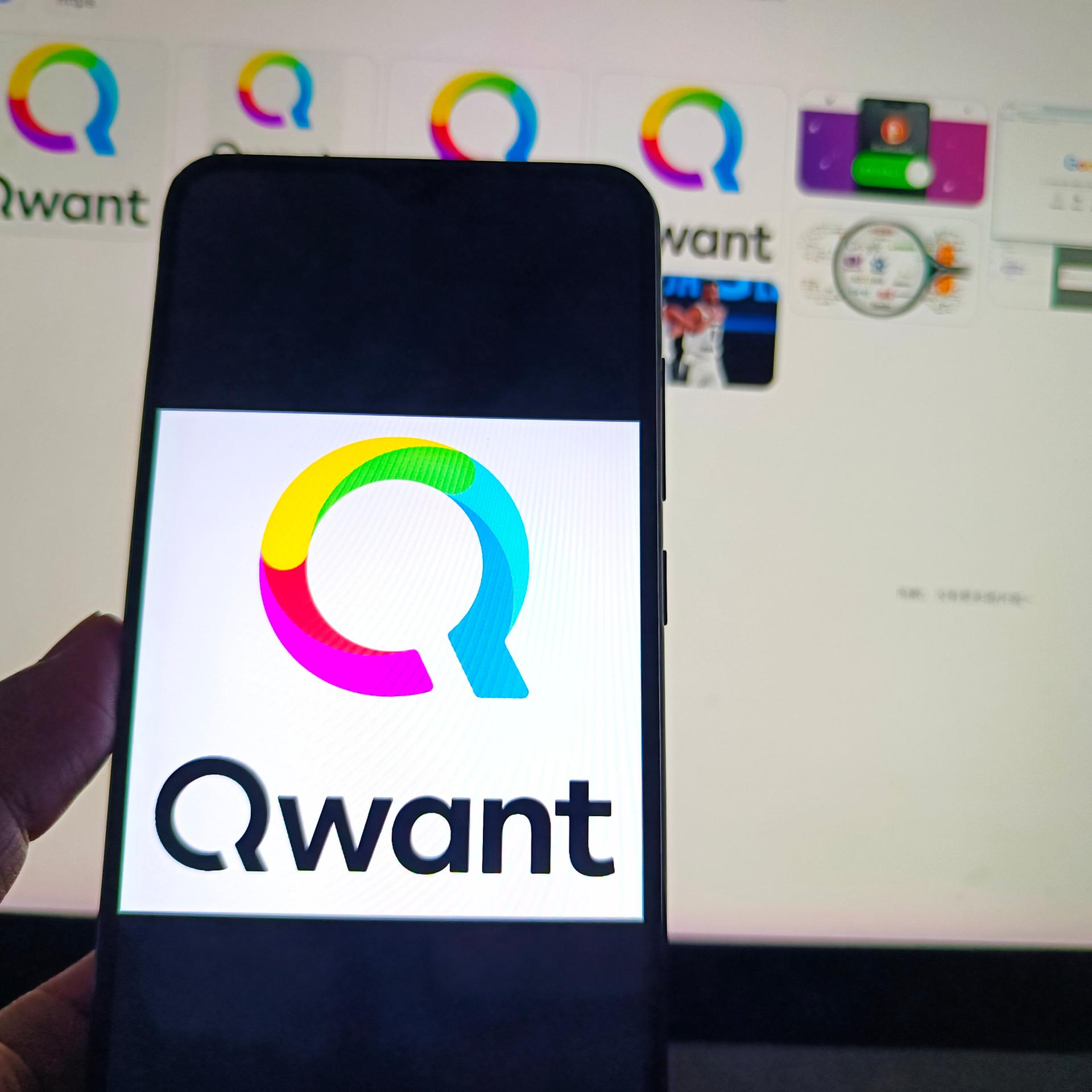 Die Suchmaschine Qwant ist auf einem Smartphone