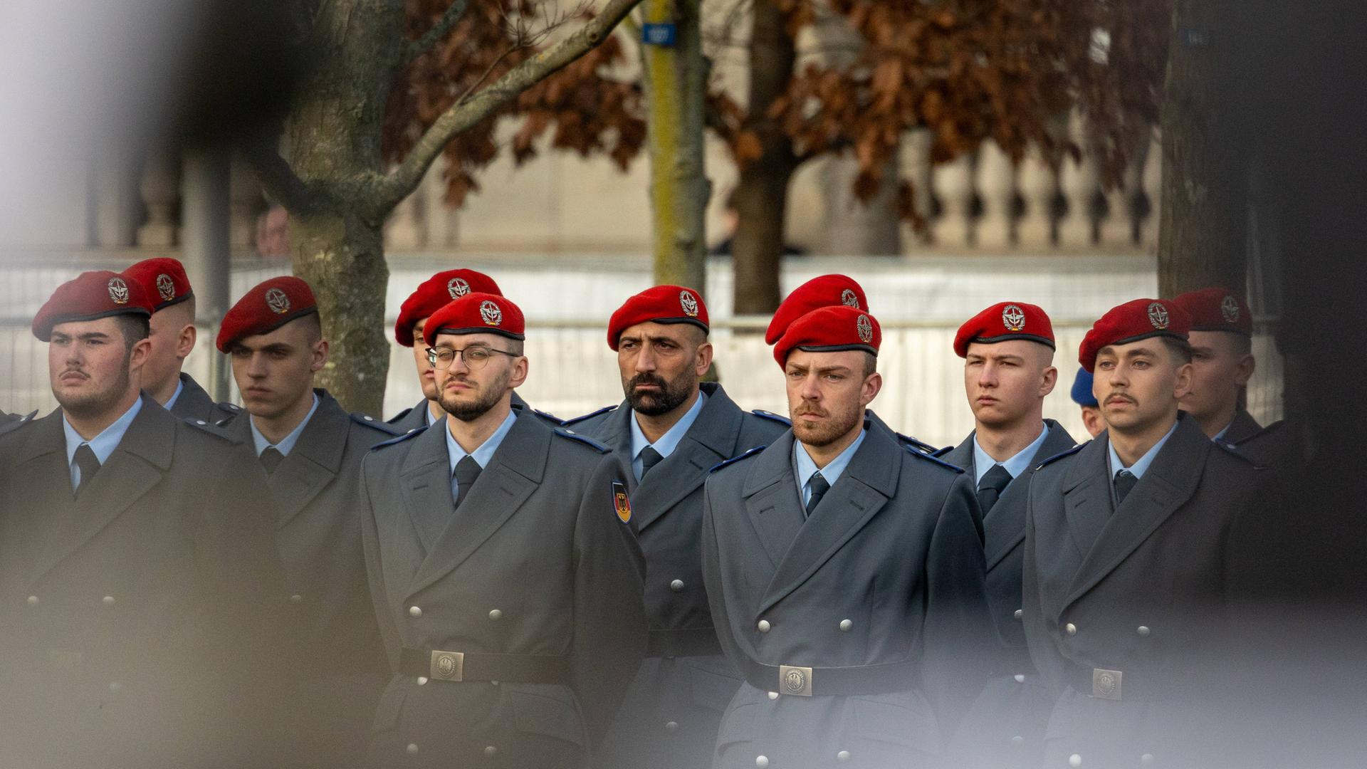 Rekruten des Fernmeldebataillon beim Gelöbnis in Berlin 