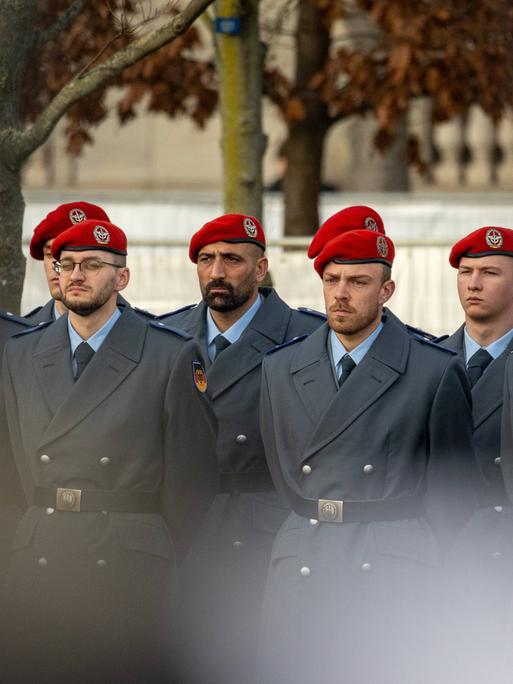 Rekruten des Fernmeldebataillon beim Gelöbnis in Berlin 