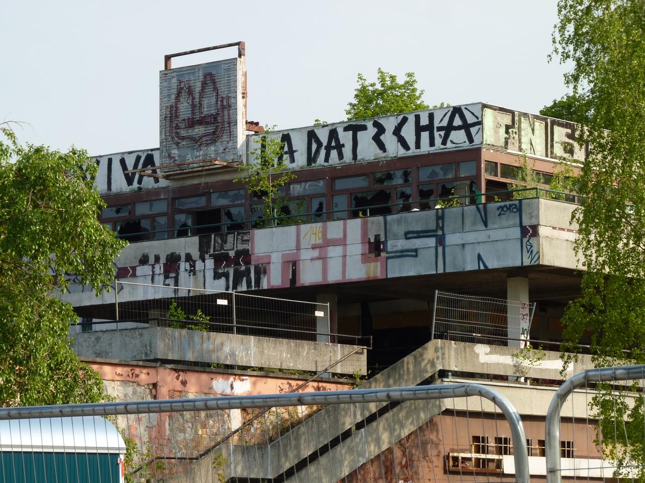 Die Ruine des Terrassenrestaurants Minsk in Potsdam, aufgenommen 2018
