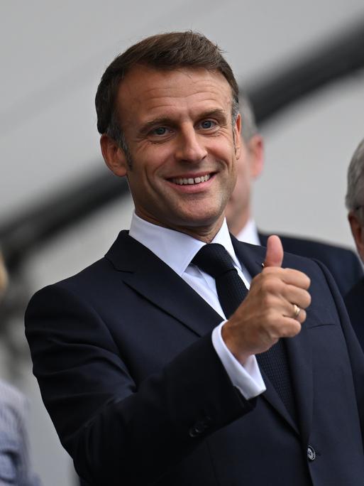 Frankreichs Präsident Emmanuel Macron und Thomas Bach, Präsident des Internationalen Olympischen Komitees