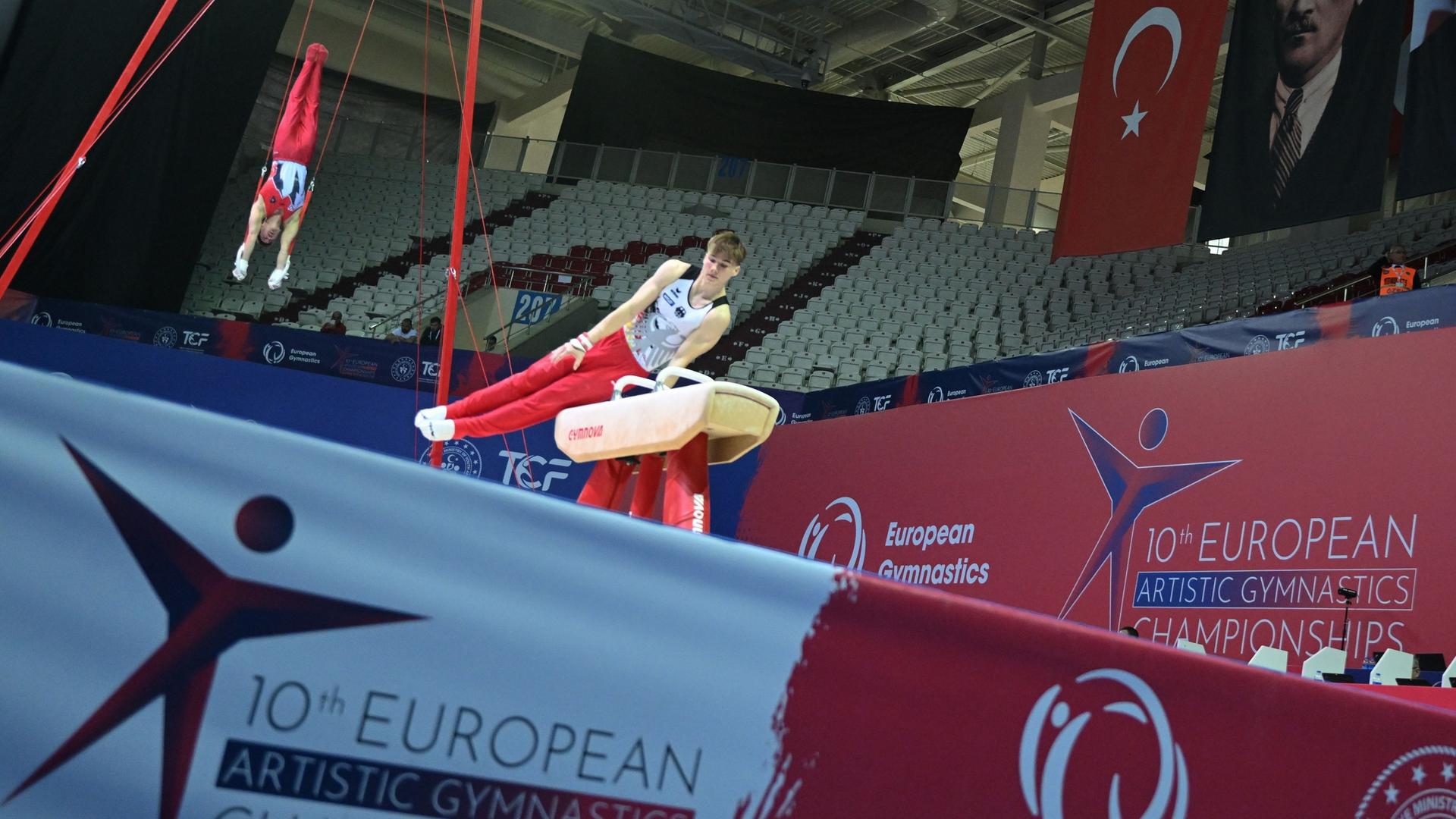 Turnen: Europameisterschaft. Qualifikation, Männer. Pascal Brendel aus Deutschland turnt am Pauschenpferd. Turnen: Europameisterschaft. Qualifikation, Männer. Pascal Brendel aus Deutschland turnt am Pauschenpferd.