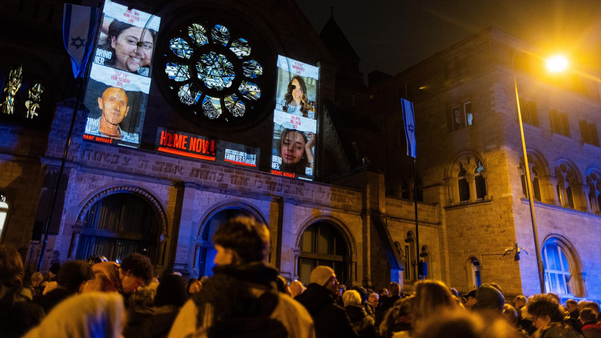 NRW - Schweigemarsch in Köln für Solidarität mit Israel und jüdischen ...