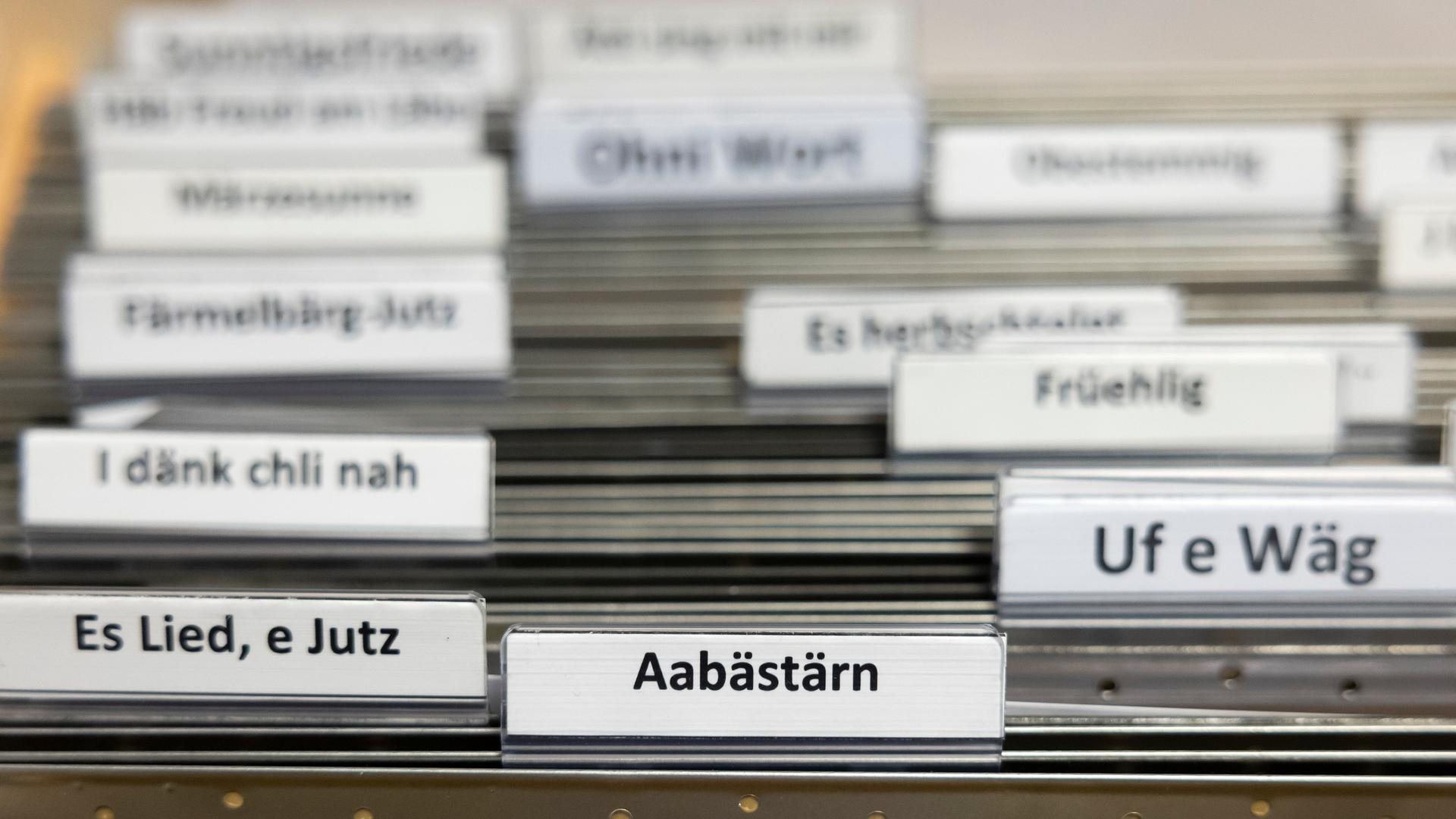 Notenblätter eines Schweizer Jodelclubs in Ordnern in einem Notenkoffer Notenblätter eines Schweizer Jodelclubs in Ordnern in einem Notenkoffer