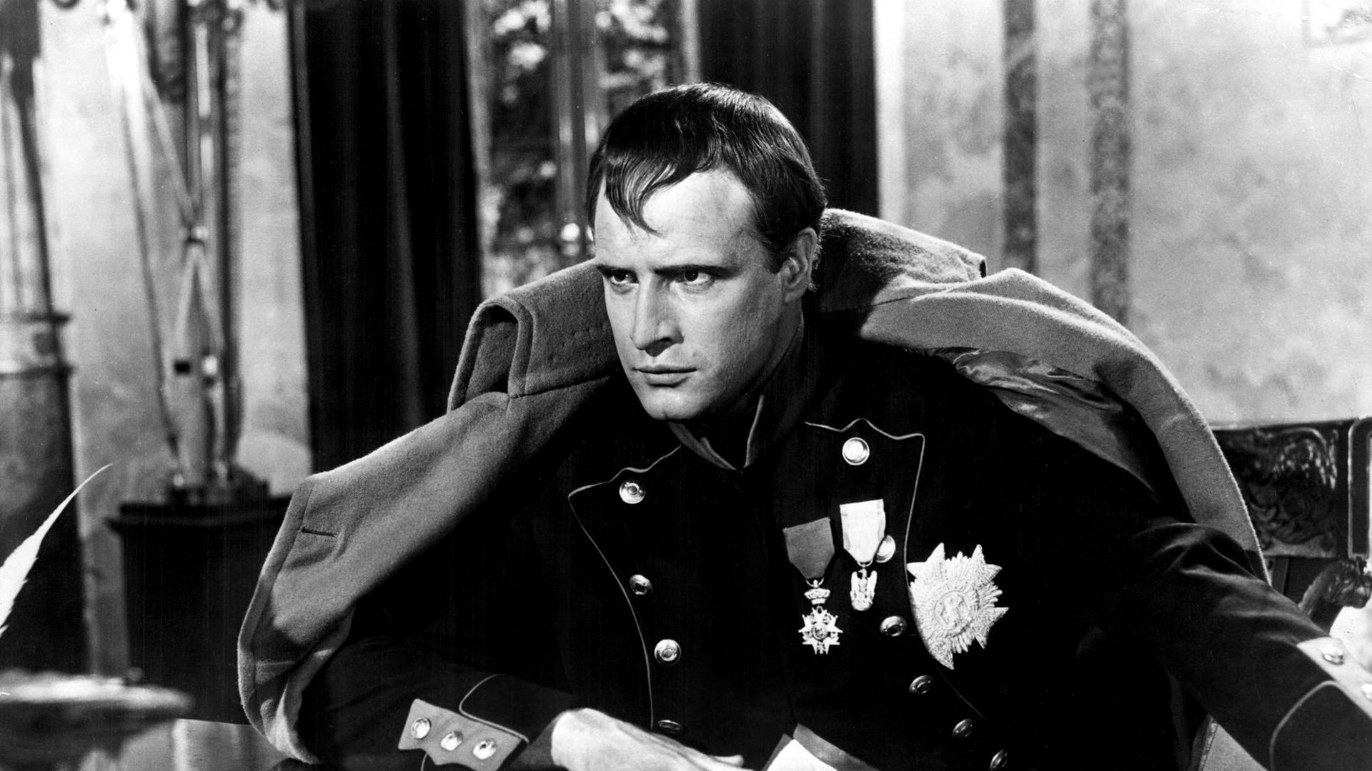 US-Schauspieler Marlon Brando als Napoleon 1954 am Set des Films "Désirée". 