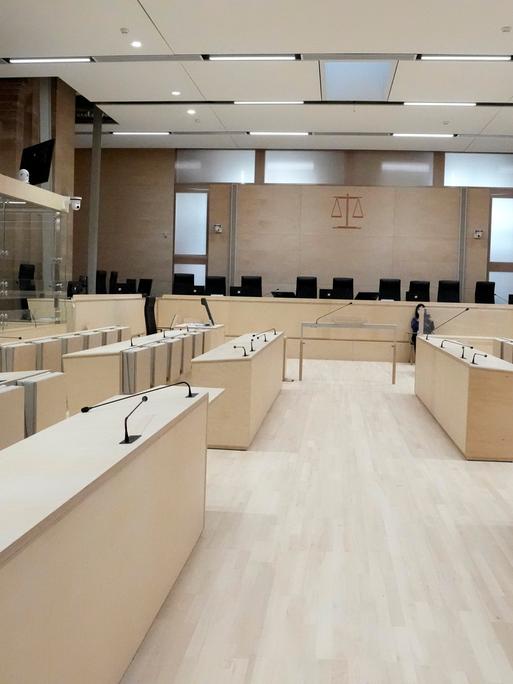 Der für den Prozess um die Anschläge von Paris 2015 errichtete Saal Der für den Prozess um die Anschläge von Paris 2015 errichtete Saal