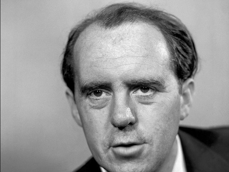 Der Schriftsteller Heinrich Böll, 04.01.1958. Der Schriftsteller Heinrich Böll, 04.01.1958.
