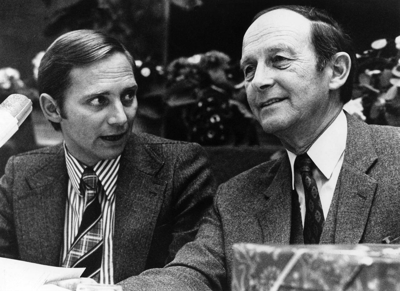 Wolfgang Schäuble (l.), damals Vorsitzender der Jungen Union im Februar 1973, neben ihm der damalige baden-württembergische Ministerpräsident Hans Filbinger