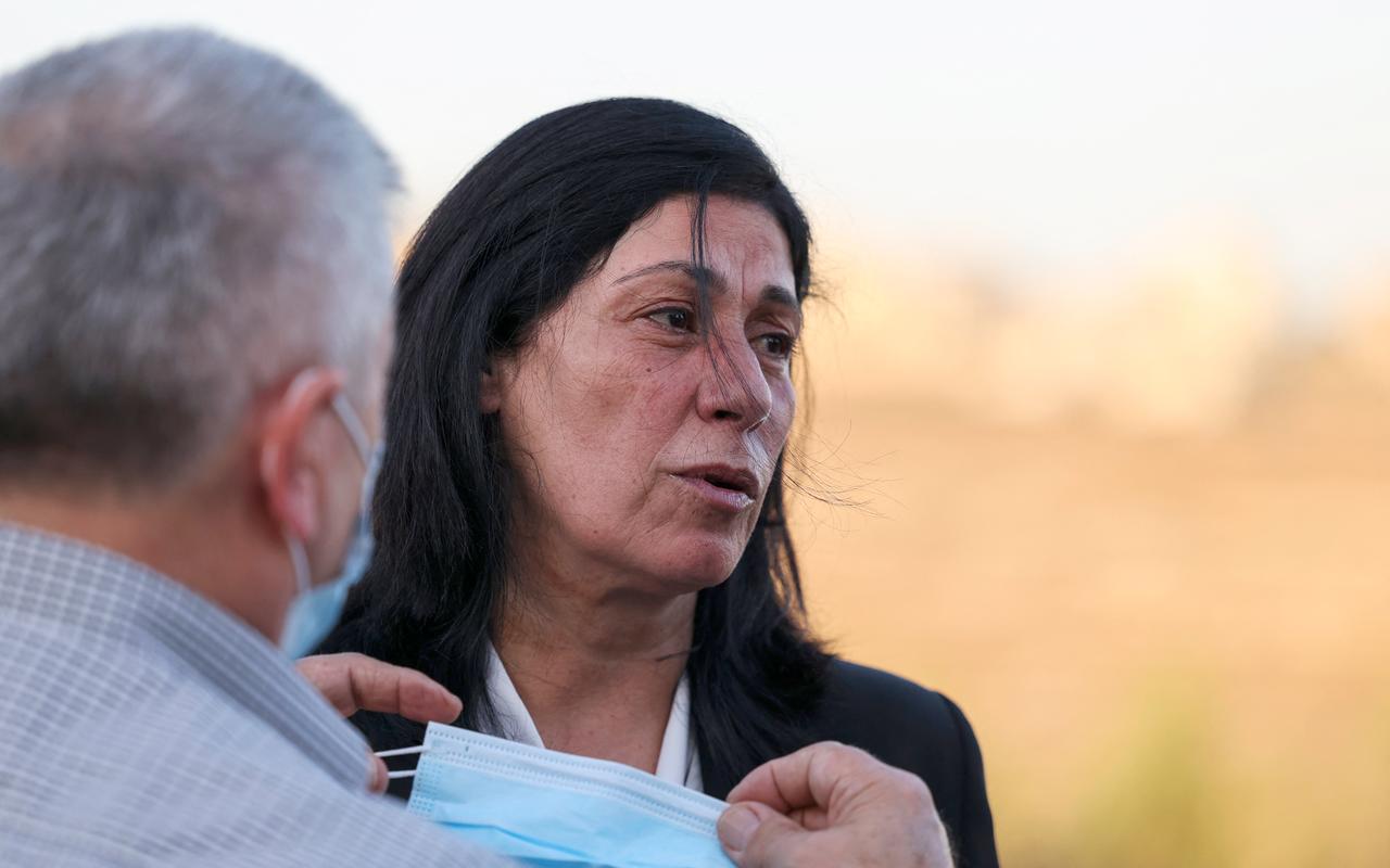 Die palästinensische Abgeordnete Chalida Dscharrar im März 2021 in Ramallah im Westjordanland nach ihrer Freilassung aus einem israelischen Gefängnis