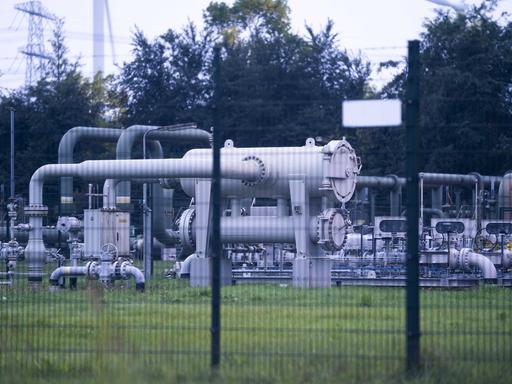 SCHEEMDA: Einer der NAM-Gasförderungsstandorte, an dem Gas aus dem Groninger Feld gefördert wurde. Nach sechzig Jahren wurde die Gasförderung in Groningen aufgrund der Erdbebengefahr und des Leids für die Bewohner eingestellt.