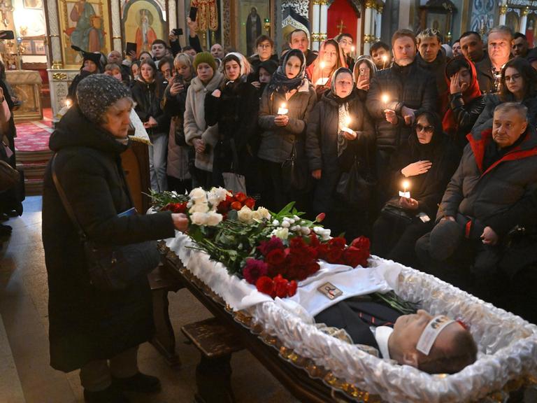 Trauerfeier für den in einem Straflager unter ungeklärten Umständen gestorbenen russischen Oppositionsführer Alexej Nawalny