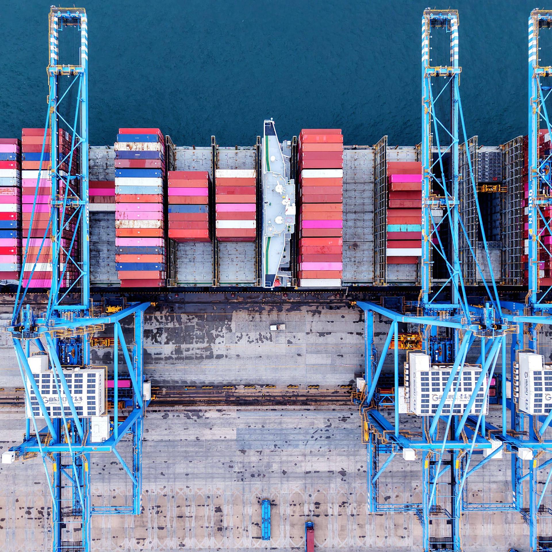 Wirtschaft - Chinas Exporte wachsen trotz Handelsstreits mit USA überraschend stark