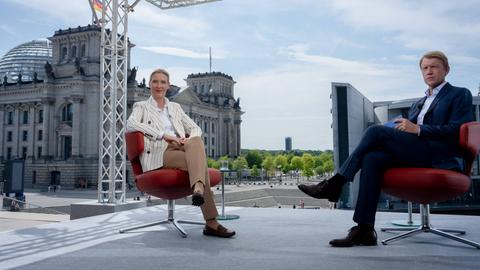 Das ARD-Sommerinterview mit der AfD-Vorsitzenden Alice Weidel, geführt vom Leiter des ARD-Hauptstadtbüros in Berlin, Markus Preiß. 