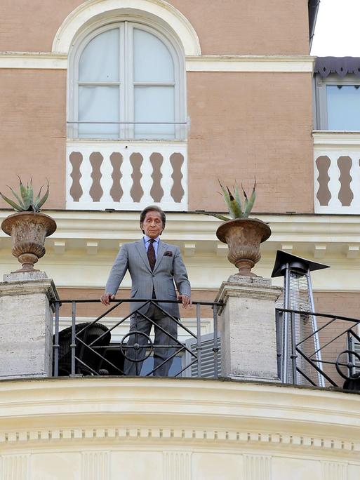 Der italienische Modedesigner Valentino Garavani nimmt am 16. November 2009 in Rom an einem Fototermin für den Film „Valentino: The Last Emperor“ teil.