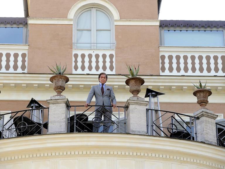Der italienische Modedesigner Valentino Garavani nimmt am 16. November 2009 in Rom an einem Fototermin für den Film „Valentino: The Last Emperor“ teil.