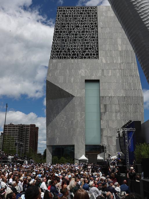 June 18, 2026, Chicago, Il, USA: Guests listen as former first lady Michelle Obama speaks during the Obama Presidential Center opening ceremony Thursday, June 18, 2026, in Chicago. Chicago USA - ZUMAm67_ 20260618_zaf_m67_021 Copyright: xJohnxJ.xKimx