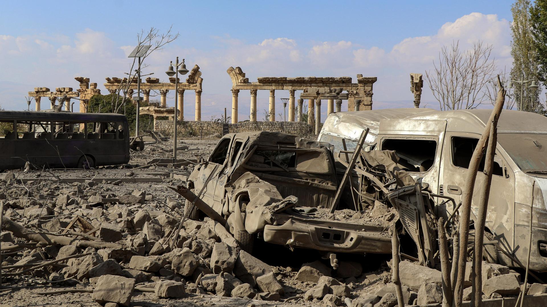 Zerstörung in der Nähe des historischen römischen Tempels von Baalbek im Libanon