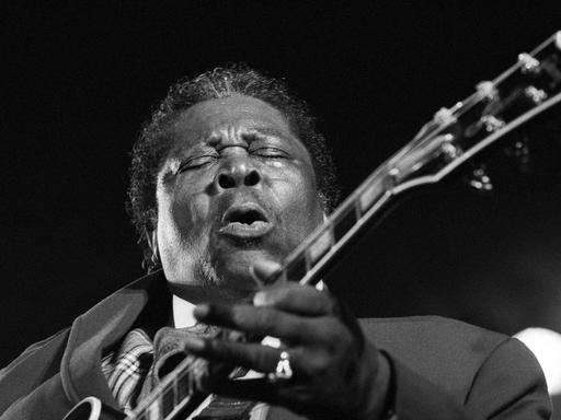 Gitarrist B.B. King (USA) während eines Konzerts; Aufnahmedatum geschÃ¤tztGuitarist B B King USA during a Concert date geschÃ¤tzt  