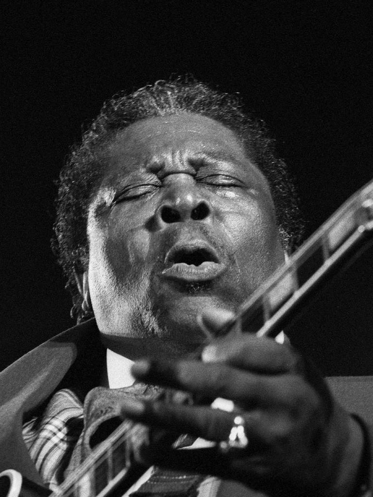 Gitarrist B.B. King (USA) während eines Konzerts; Aufnahmedatum geschÃ¤tztGuitarist B B King USA during a Concert date geschÃ¤tzt  