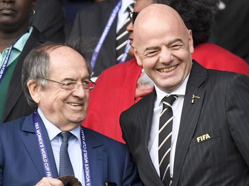 Frankreichs bisheriger Verbandspräsident Noël Le Graët (links) mit FIFA-Präsident Gianni Infantino