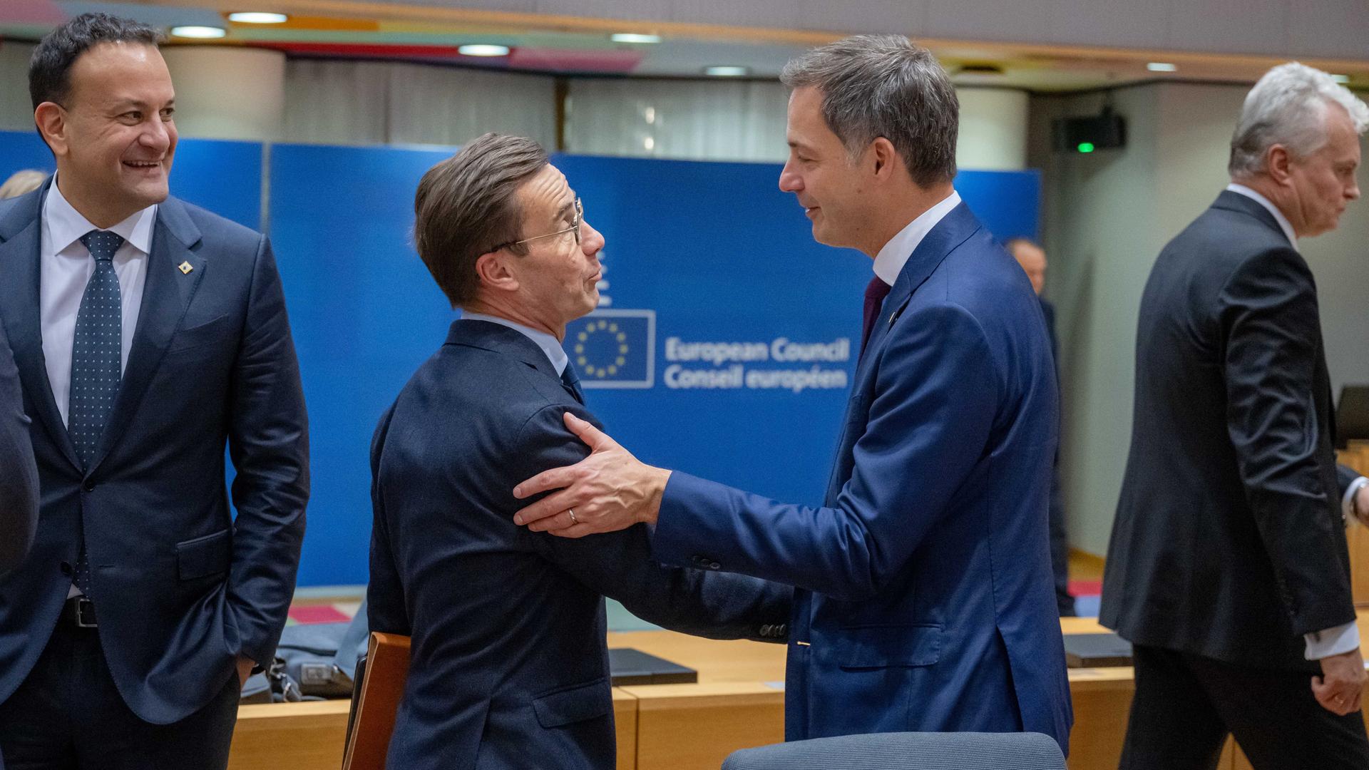 Impression des ersten Tags des europäischen Gipfels der Staats- und Regierungschefs der EU-Länder: Der scheidende niederländische Premier Mark Rutte und seine Kollegen versuchen, eine Einigung über den Krieg zwischen Israel und der Hamas zu erzielen. Impression des ersten Tags des europäischen Gipfels der Staats- und Regierungschefs der EU-Länder: Der scheidende niederländische Premier Mark Rutte und seine Kollegen versuchen, eine Einigung über den Krieg zwischen Israel und der Hamas zu erzielen.