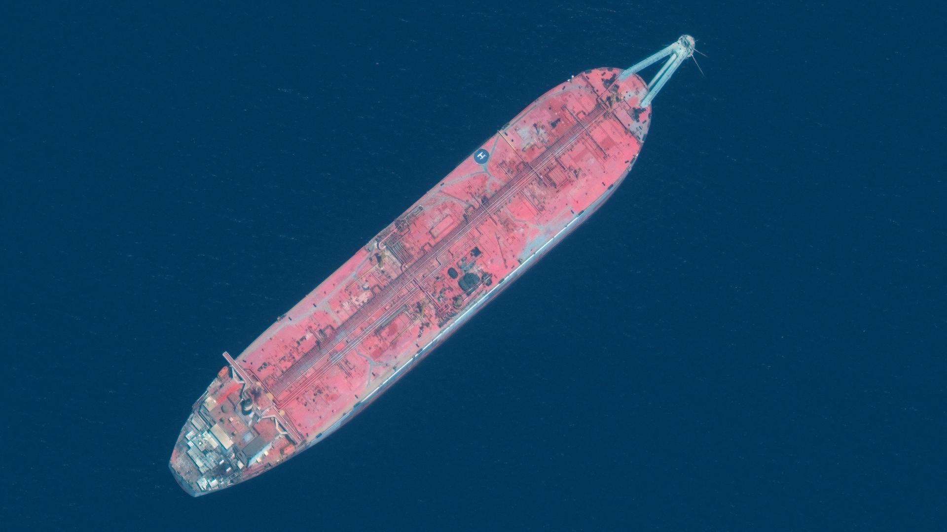Auf dem Satelliten Foto ist der Tanker FSO Safer zu sehen, der im Roten Meer vor der Küste des Jemen liegt.