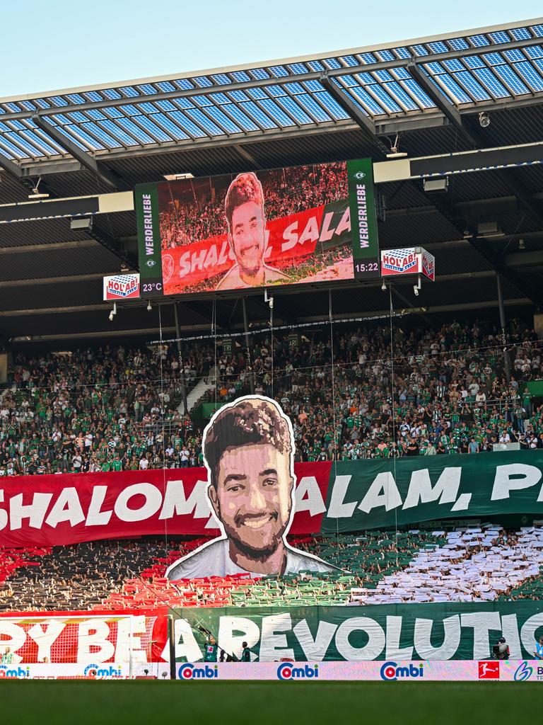 Werder-Fans gedenken dem Werder-Fan Hersh Goldberg-Polin, der von der islamistischen Hamas ermordet wurde.