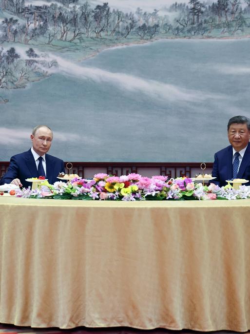 02.09.2025: Russlands Präsident Wladimir Putin und Chinas Präsident Xi Jinping bei einem Treffen in Beijing.