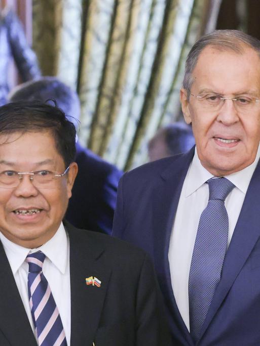 Sergei Lawrow und Than Swe, die Außenminister von Russland und Myanmar, bei einem Diplomatentreffen in Moskau.