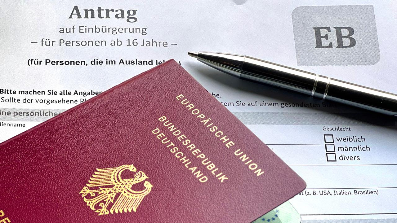 In Deutschland sind Einbürgerung einfacher geworden