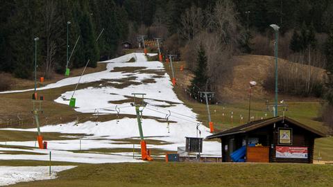 Der kleine Adlerlift bei der Tegelbergbahn in Schwangau im Allgäu ist geschlossen.