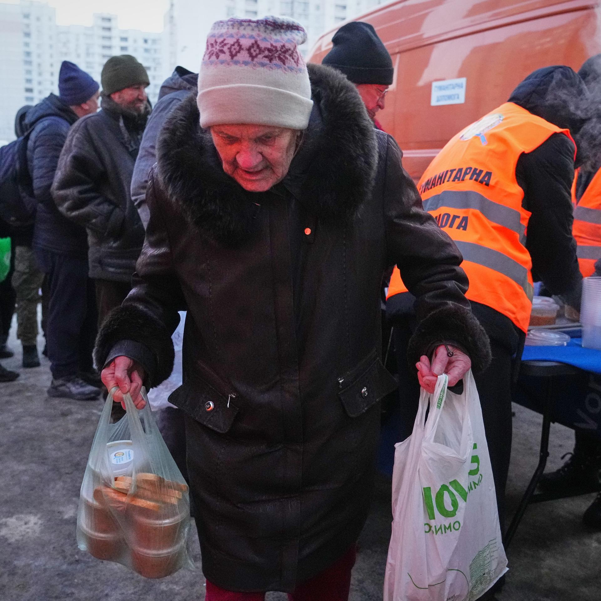 Krieg in der Ukraine - Göring-Eckardt beklagt fehlendes Material für Verteidigung