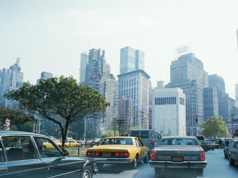 Das Foto von 1985 zeigt die Hochhäuser von New York, Manhatten