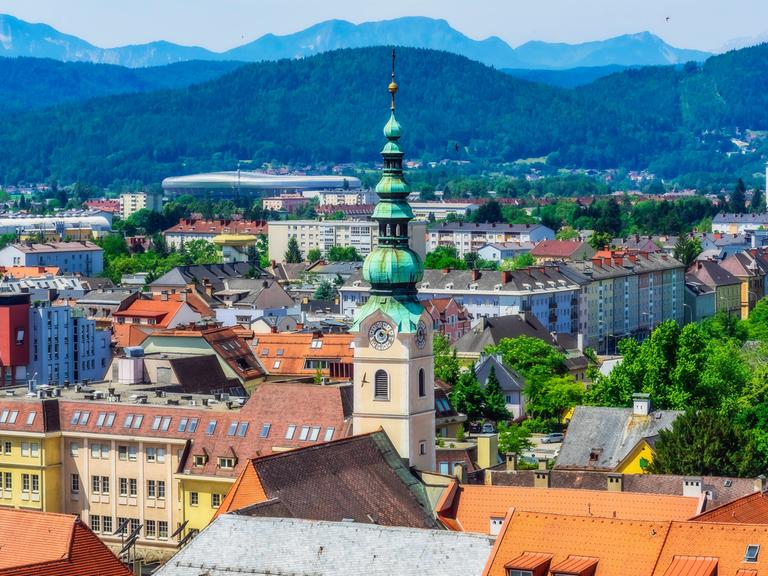 Panorama der Stadt Klagenfurt in Österreich.