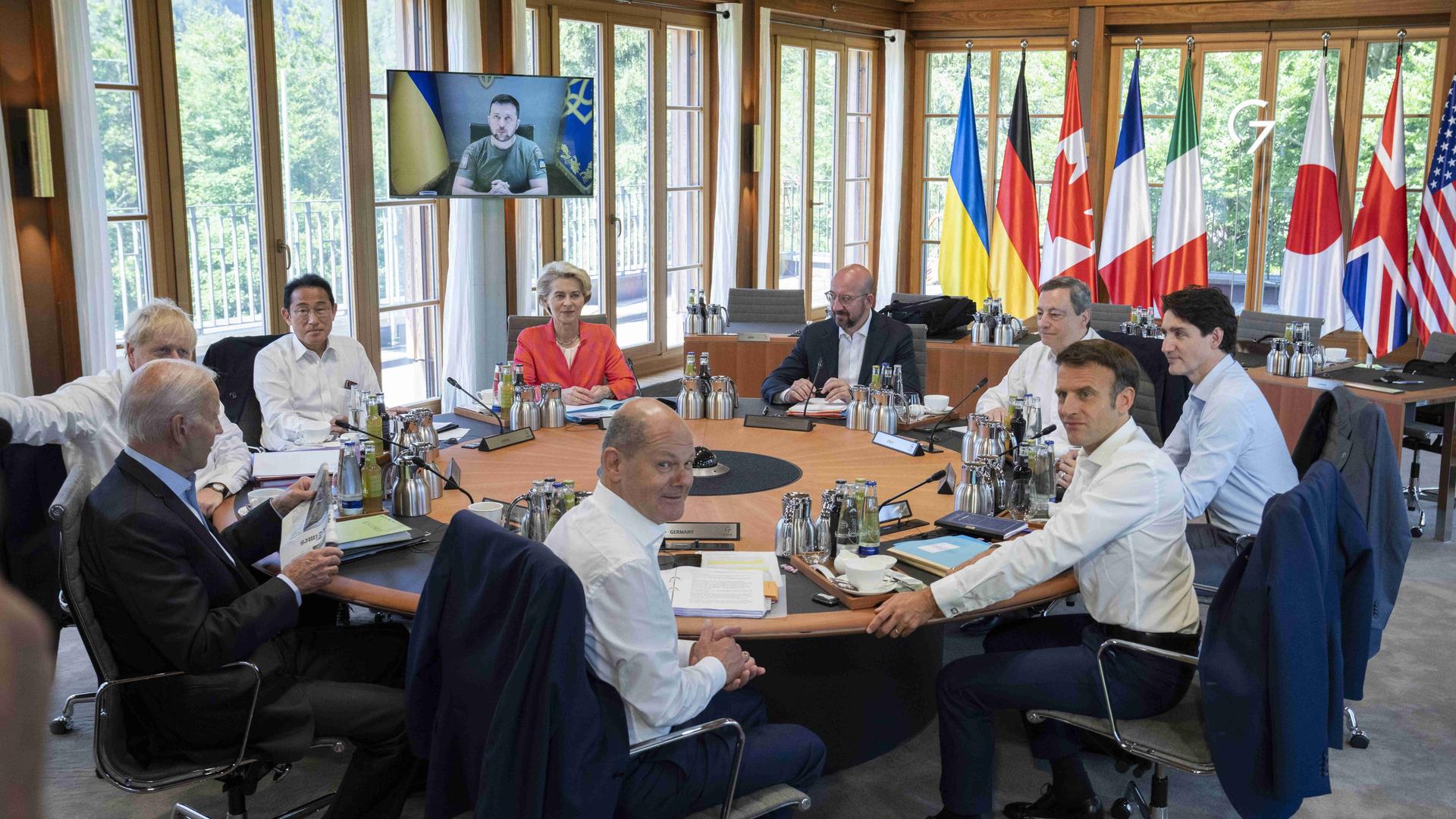 Auf dem G7-Gipfel der westlichen Staaten mit Japan und per Video zugeschaltet dem ukrainischen Präsident Selenskyj, 27. Juni 2022 Schloss Elmau