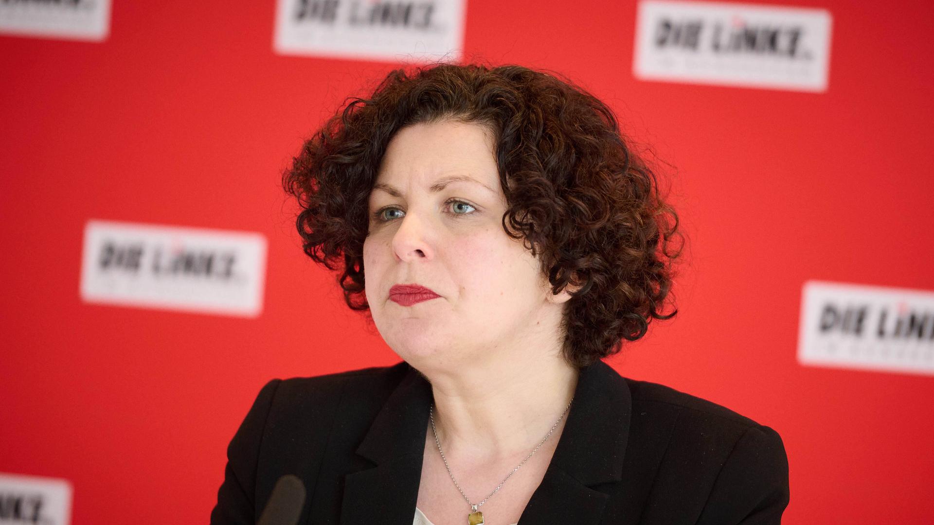 Amira Mohamed Ali, Fraktionsvorsitzende der Partei Die Linke im Bundestag, auf einer Pressekonferenz