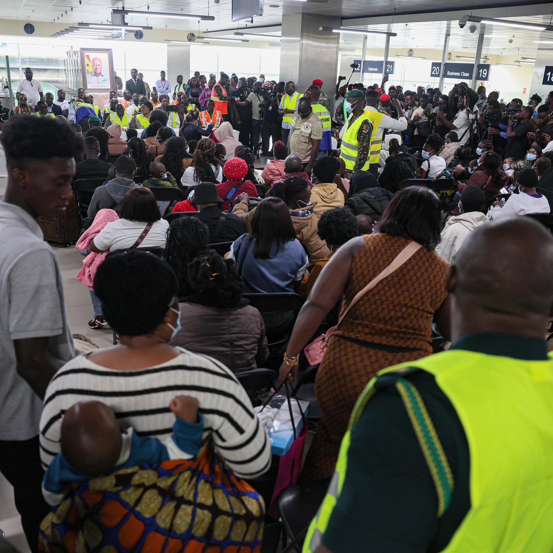 Proteste gegen illegale Migration - Ghana holt Staatsbürger aus Südafrika zurück