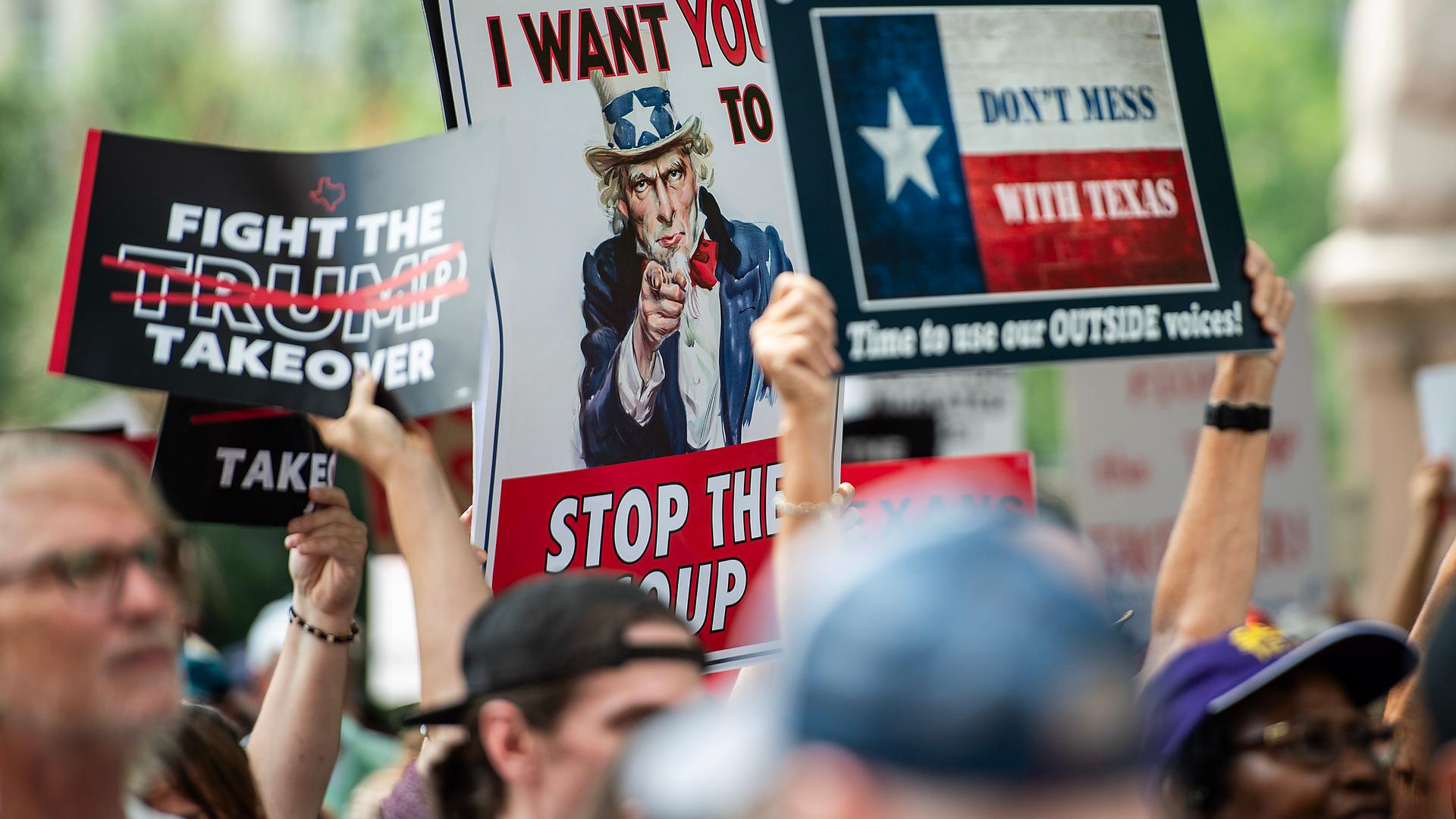 Demonstranten versammeln sich im texanischen Austin zum Protest gegen die Wahlkreisreform-Pläne der Republikaner. 