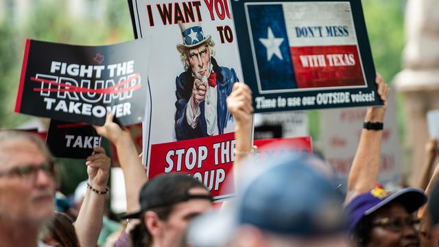 Demonstranten versammeln sich im texanischen Austin zum Protest gegen die Wahlkreisreform-Pläne der Republikaner. 