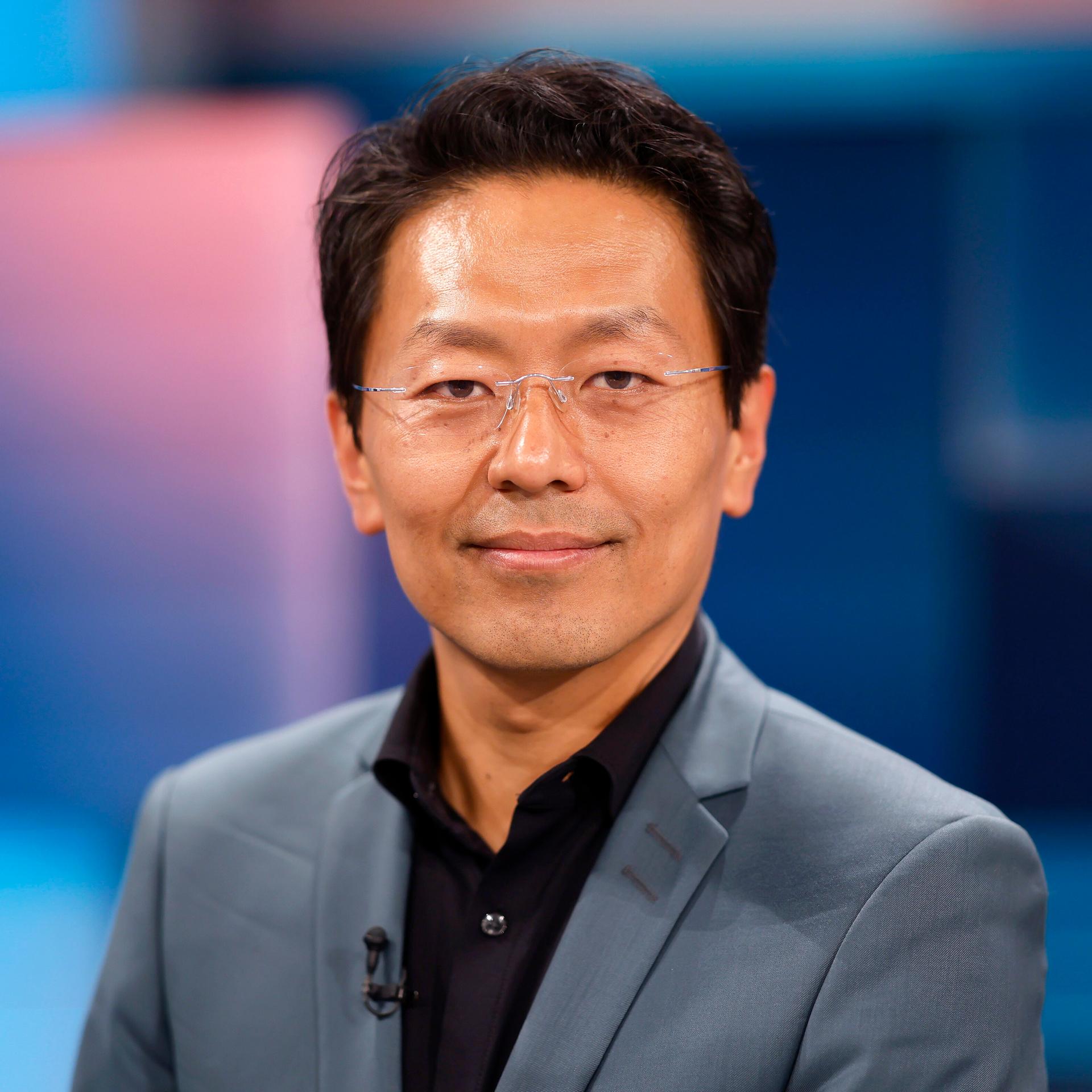 Rechtsanwalt Jun - Die Plattformbetreiber stehen in der Pflicht