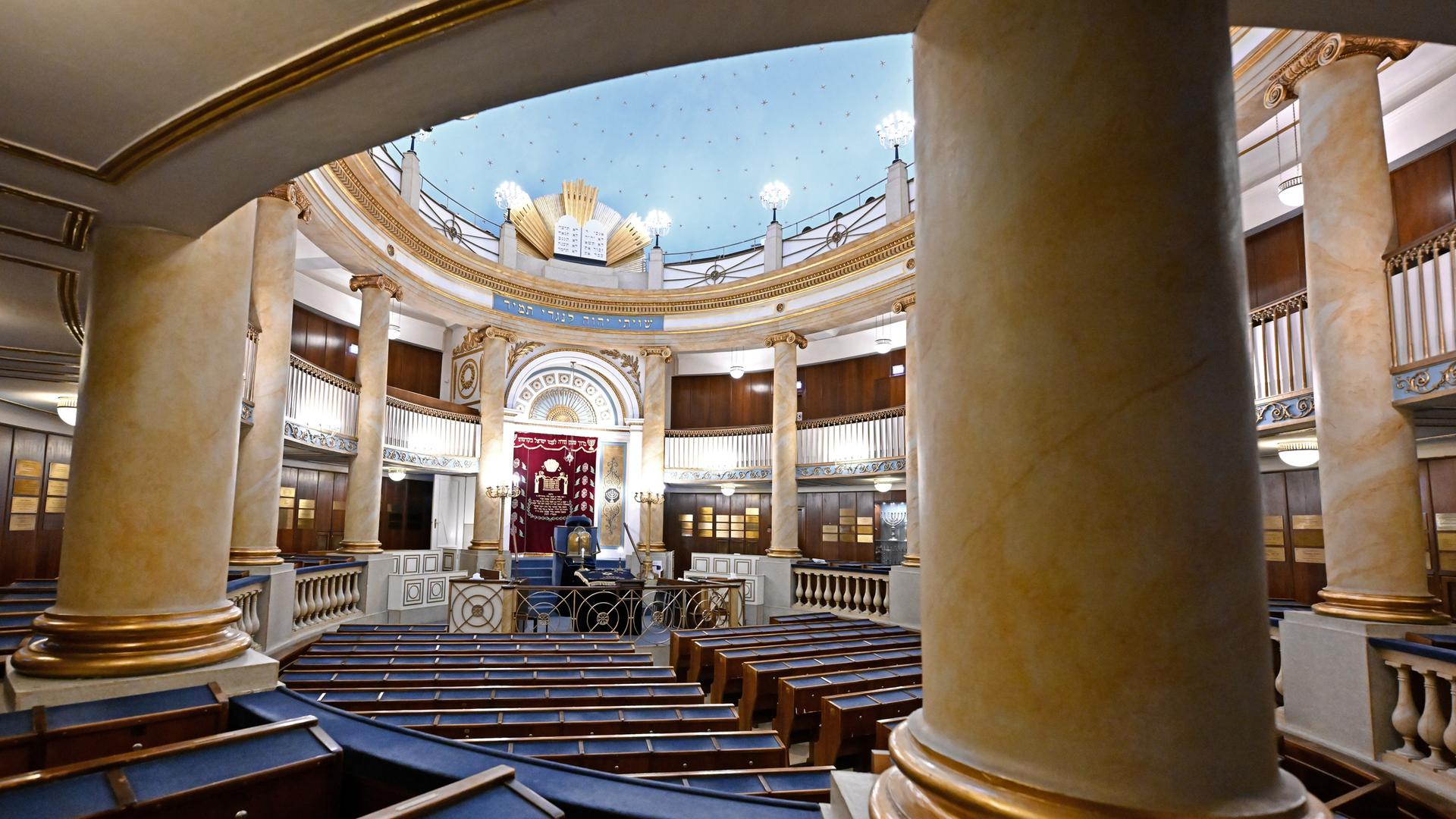 Innenansicht des jüdischen Stadttempels in der Wiener Seitenstettengasse. Innenansicht des jüdischen Stadttempels in der Wiener Seitenstettengasse.