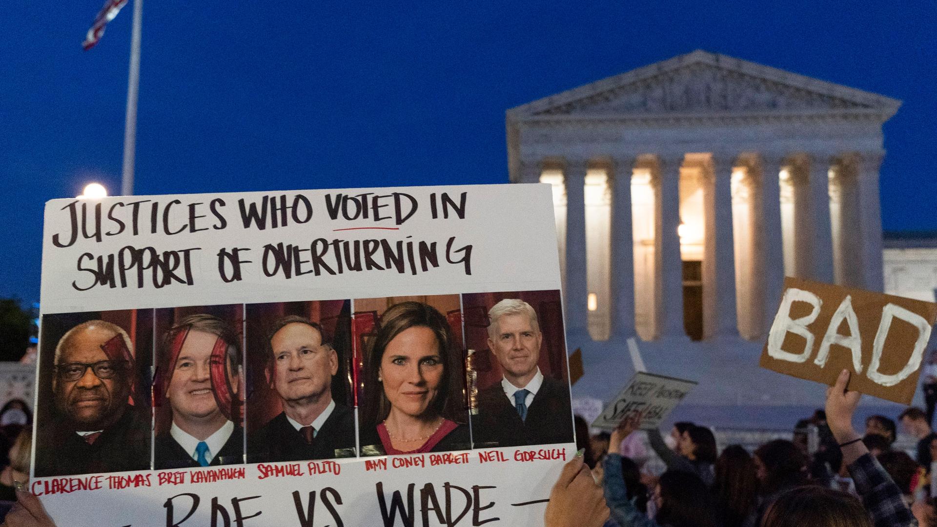 Protest von Befürwortern des Rechts auf Abtreibung gegen die konservativen Verfassungs-Richter Thomas, Kavanaugh, Samuel Alito, Amy Coney Barrett und Neil Gorsuch