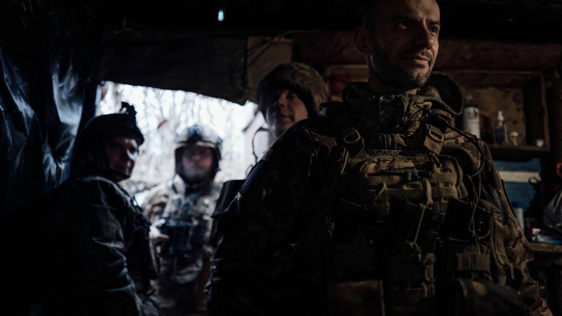 Ukrainische Soldaten an der Front. Ukrainische Soldaten an der Front.