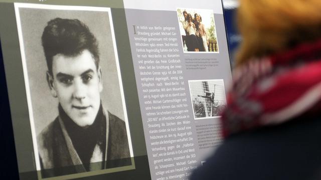 Michael Gartenschläger auf einer Infotafel der Ausstellung "Jugendopposition in der DDR"
