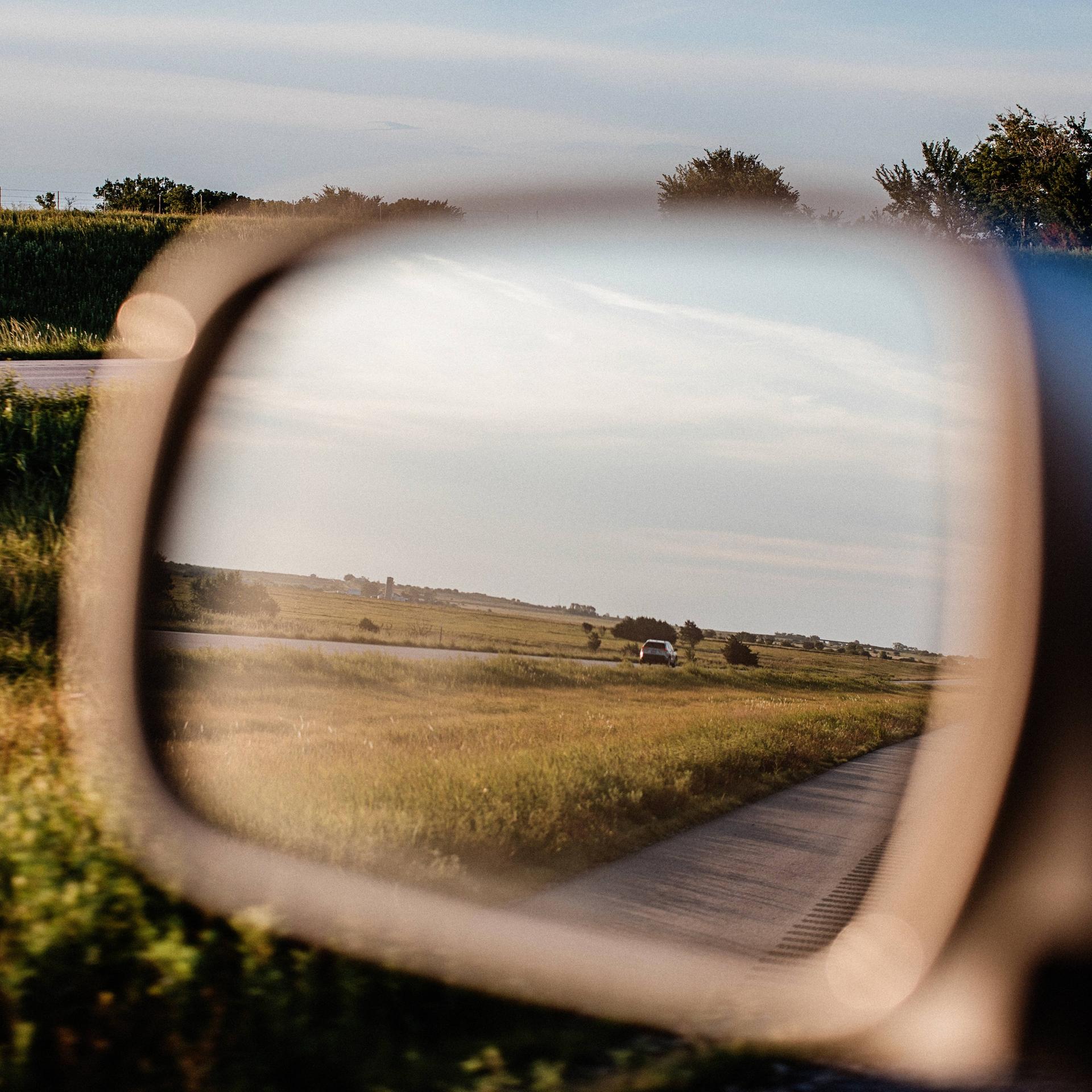 Yevgeniy Breyger: "hallo niemand" - Surrealer Roadtrip durch Deutschland Yevgeniy Breyger: