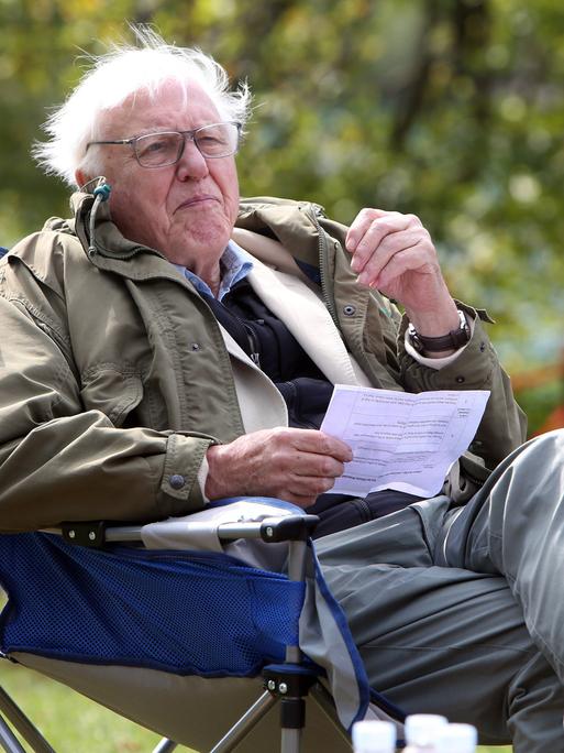 Vielfach ausgezeichnet: Sir David Attenborough bei der Arbeit zu einem BBC-Dokumentarfilm über den Nationalpark Plitvicer Seen in Kroatien. 