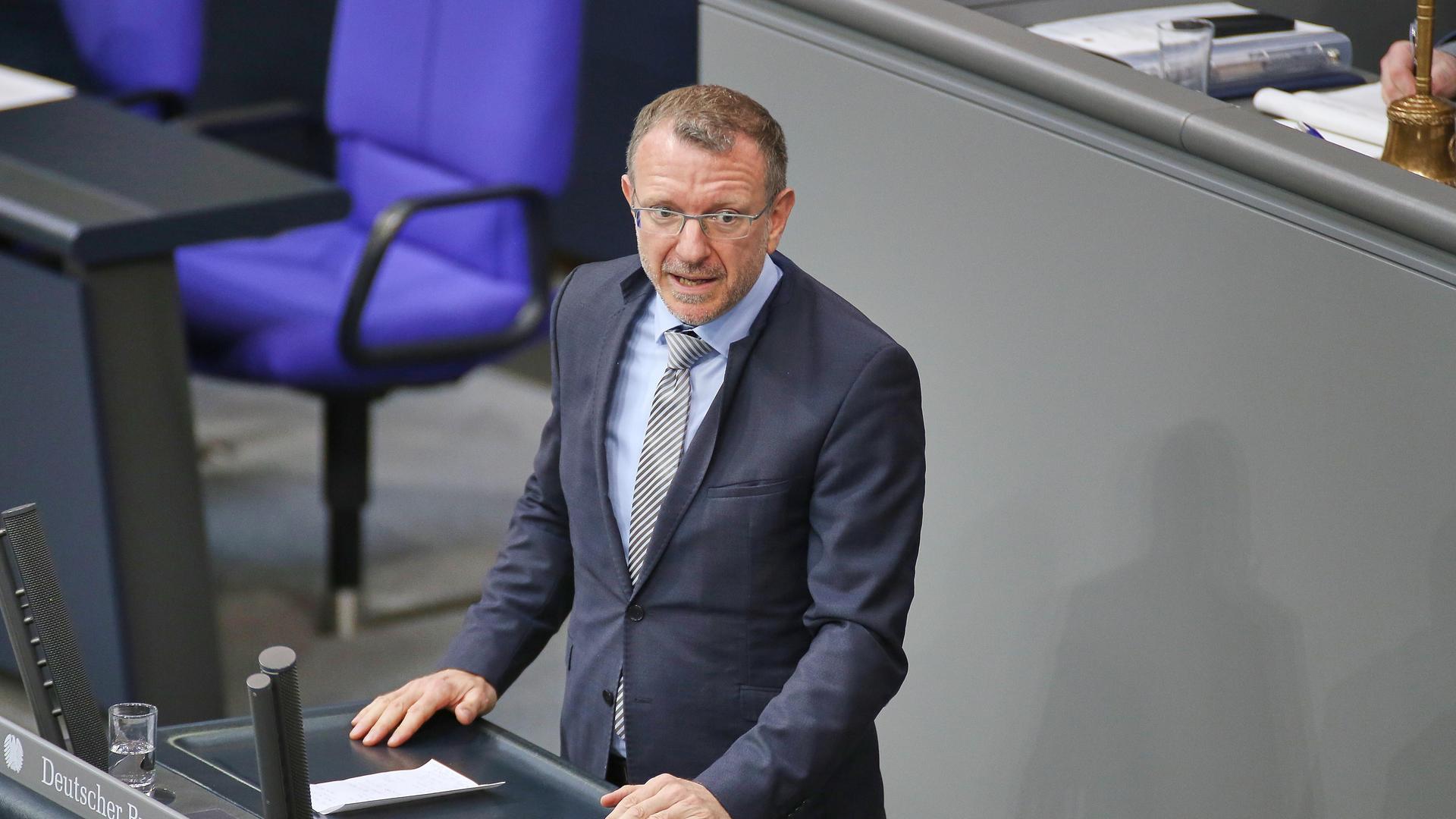 Jan-Marco Luczak (CDU) am Rednerpult des Deutschen Bundestags Jan-Marco Luczak (CDU) am Rednerpult des Deutschen Bundestags