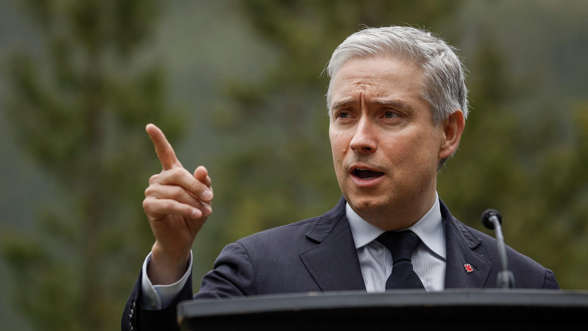 Kanadas Finanzminister Francois-Philippe Champagne spricht vor dem G7-Gipfel in Banff, Alberta. Kanadas Finanzminister Francois-Philippe Champagne spricht vor dem G7-Gipfel in Banff, Alberta.