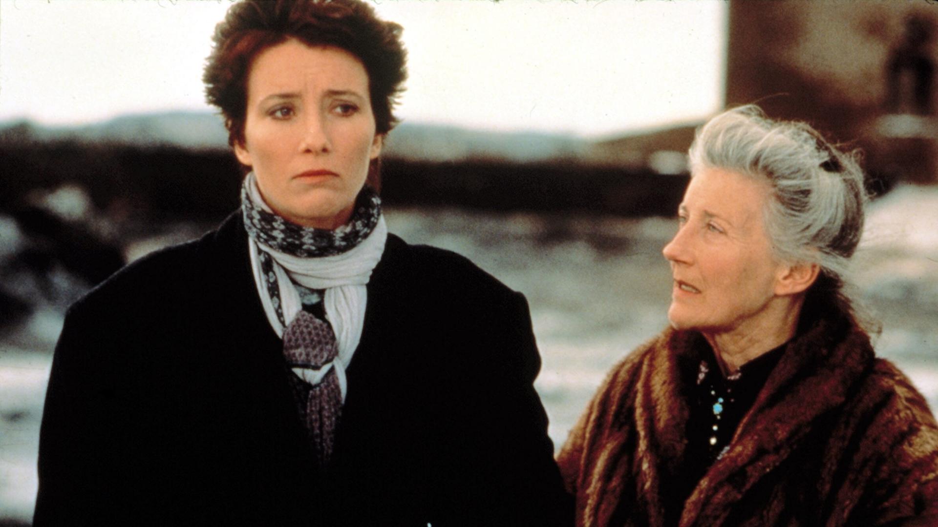 Emma Thompson (links) neben ihrer Mutter Phyllida Law in einer Filmszene